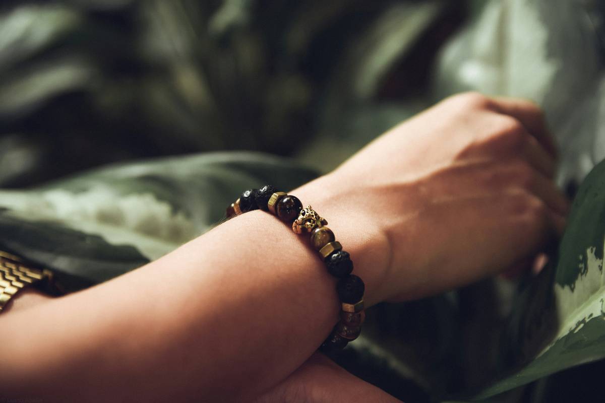 How a Calming Wristband Can Revolutionize Your Stress Management App Routine