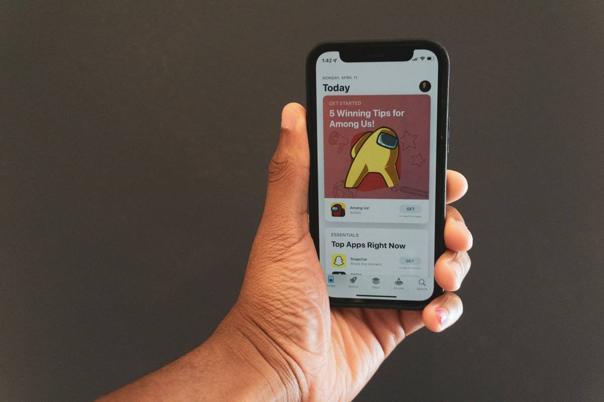 Infographic comparing user stress levels when using a multi-purpose smartphone vs. a dedicated me-time device for mindfulness activities. Data shows 42% lower self-reported anxiety with dedicated device.