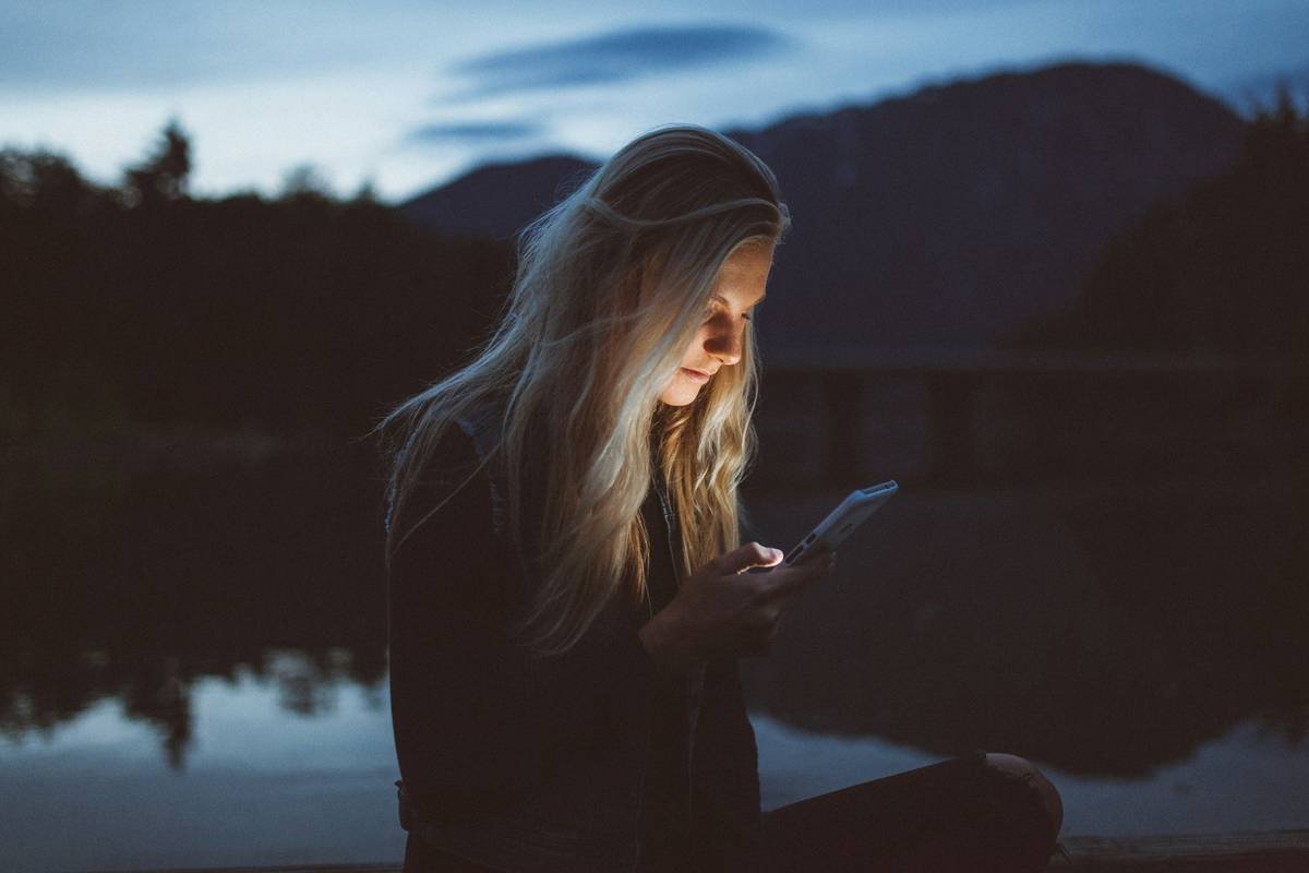 Bar chart showing only 25% of stress management apps are evidence-based according to Nature Digital Medicine 2023 study