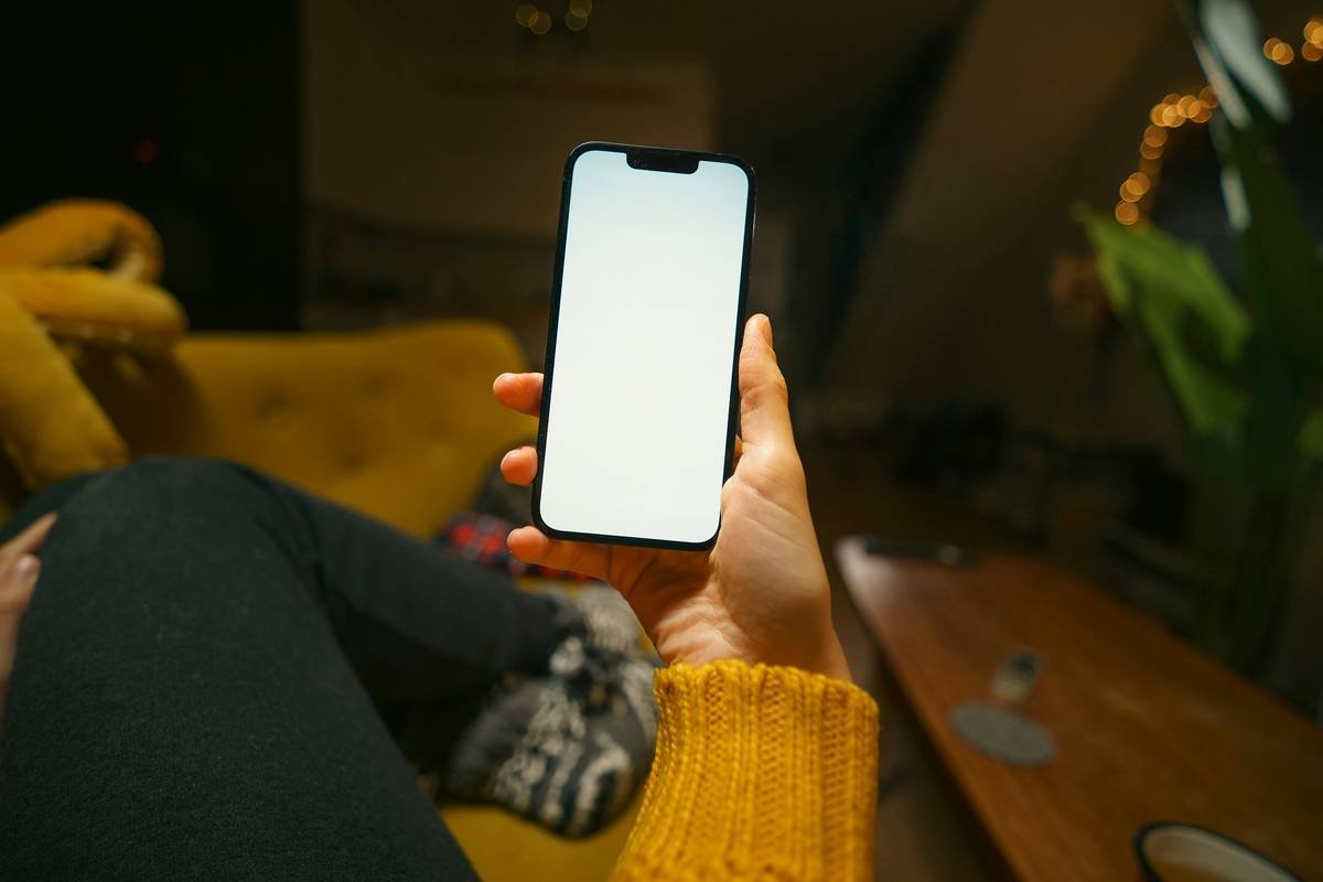Chill box app interface showing simple calming animation on smartphone screen
